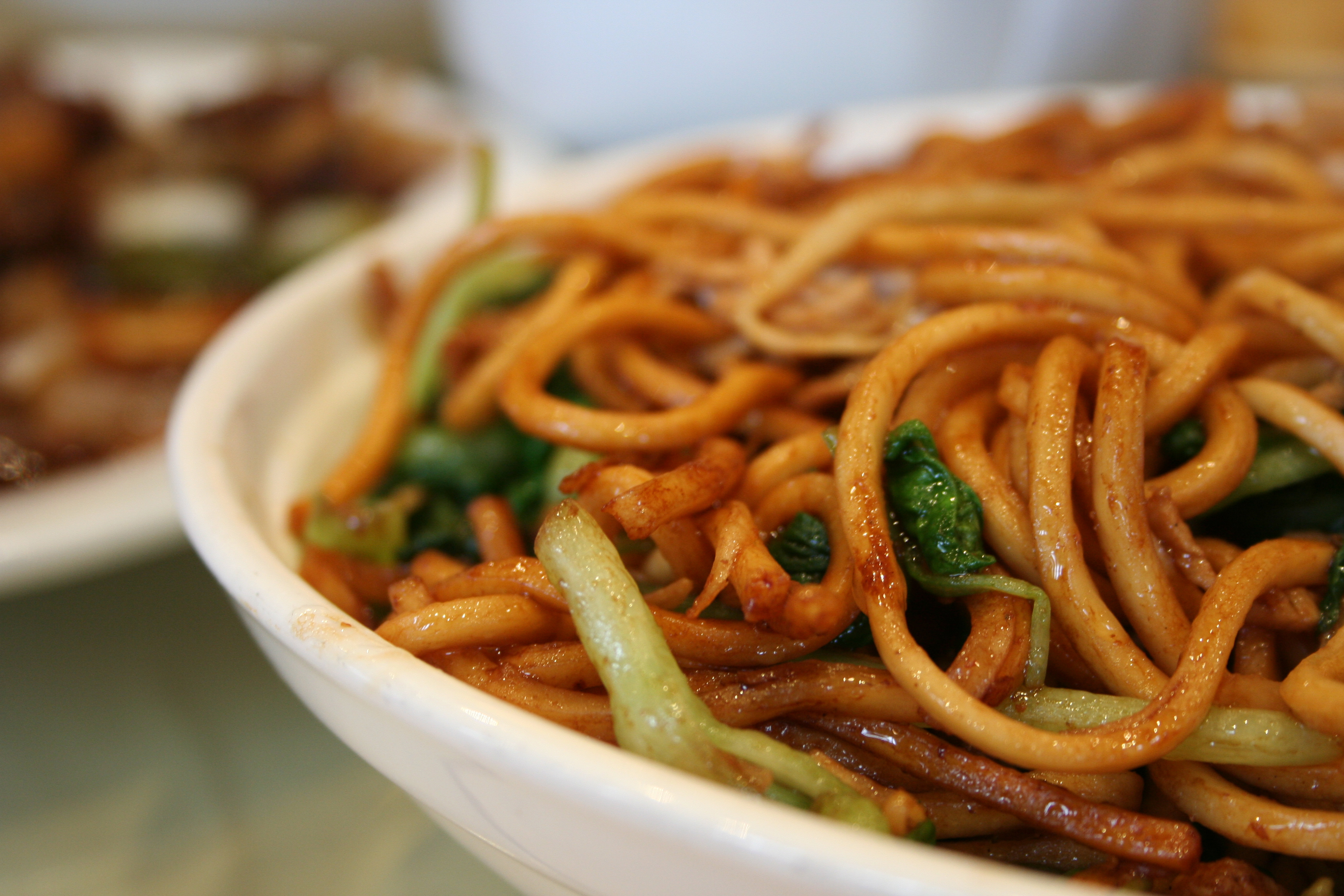 Chow mein noodles